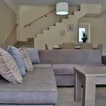 Babis House קרבומילוס