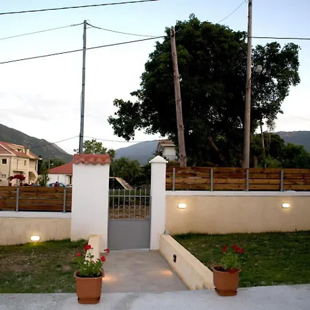 Babis House Villa *